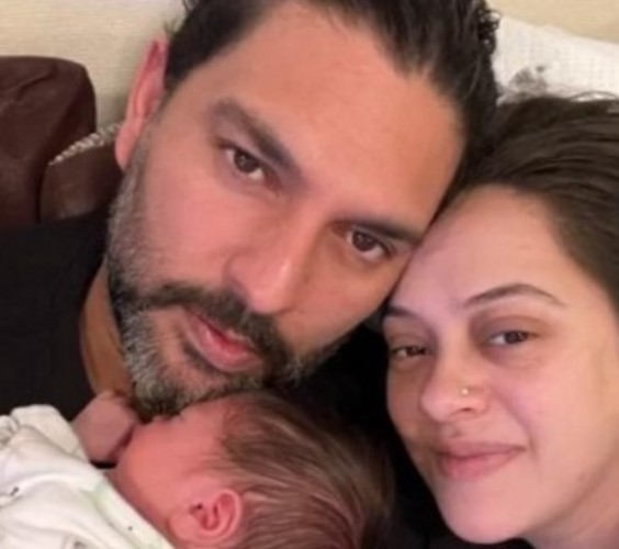 Celebrities seen in flood of emotions on Mother's Day