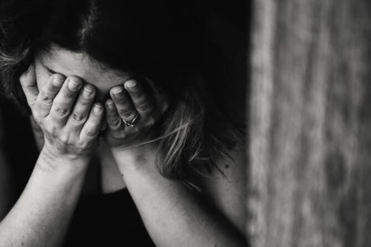 Heavy stress of relationship is derailing life