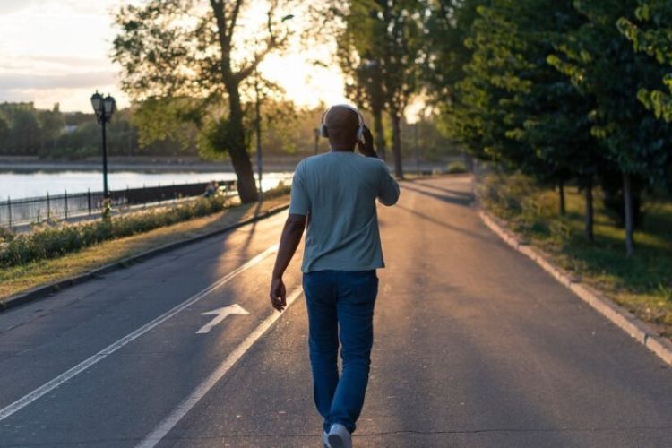 Never forget to warm up before going for a morning walk