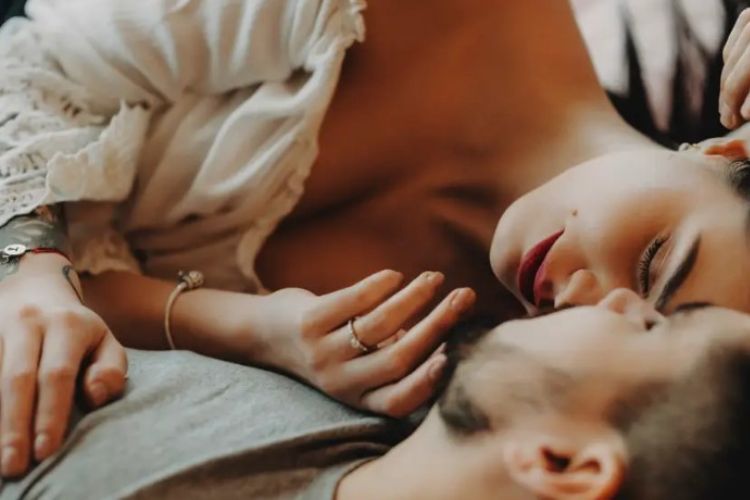 Does having sex during pregnancy really make normal delivery easier?