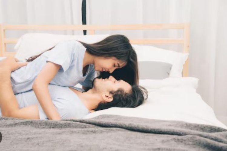 Is it an experience of insecurity if your partner switches off the lights before sex 
