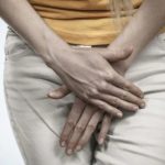 These home remedies can help reduce vaginal dryness in winter.