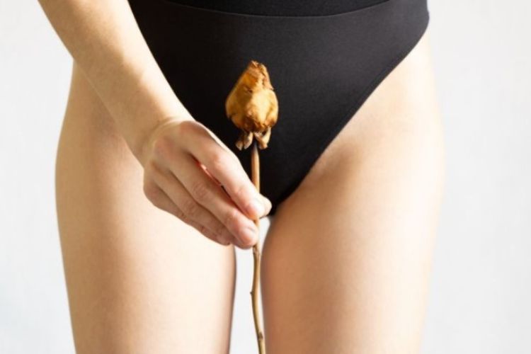 These home remedies can help reduce vaginal dryness in winter.