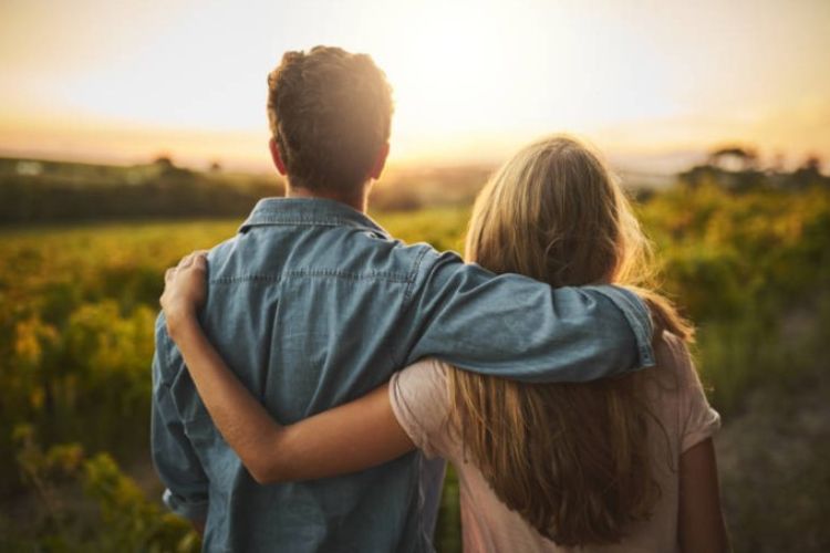 Unhealthy Partnership: 4 ways to tell if someone is hiding something from you