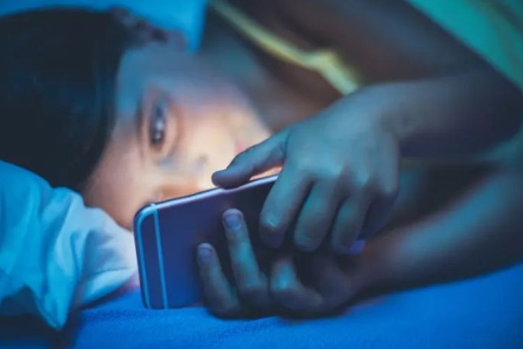 Excessive smartphone use by children
