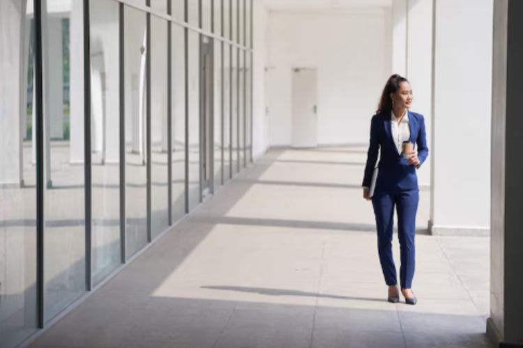 Micro Walk: The risks of sitting in a chair and working all day at the office